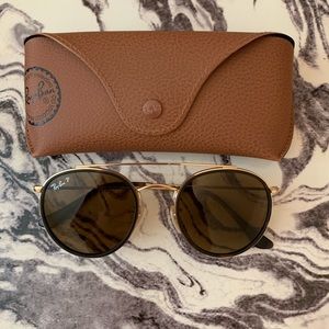 Round double bridge Raybans!